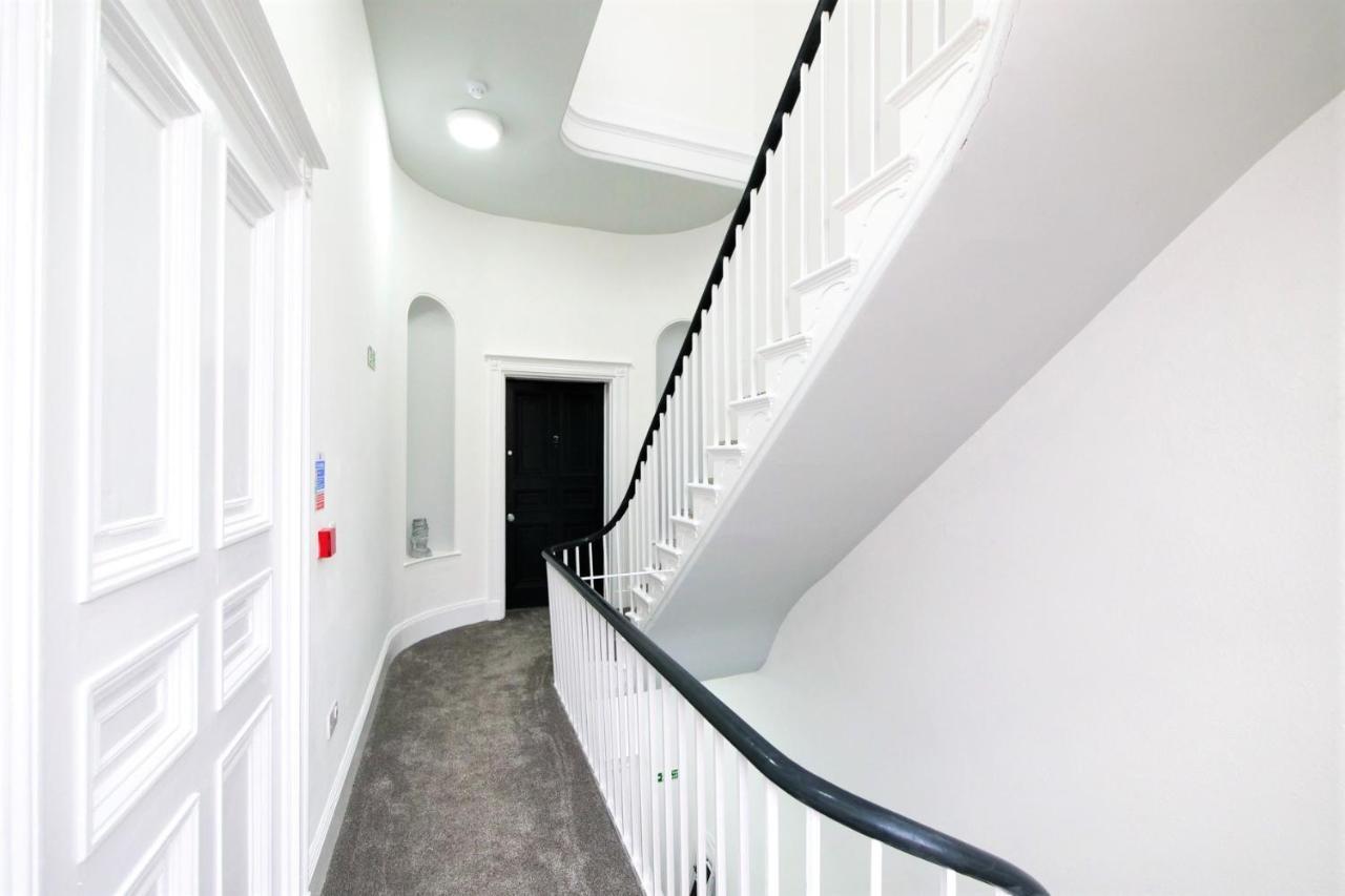 Margaret'S Terrace By Fortuna Property Cheltenham Buitenkant foto