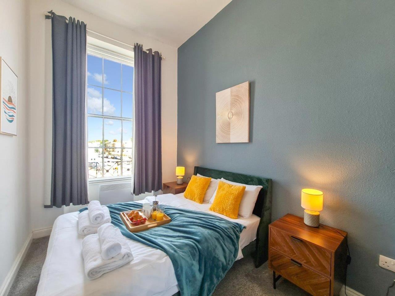 Margaret'S Terrace By Fortuna Property Cheltenham Buitenkant foto