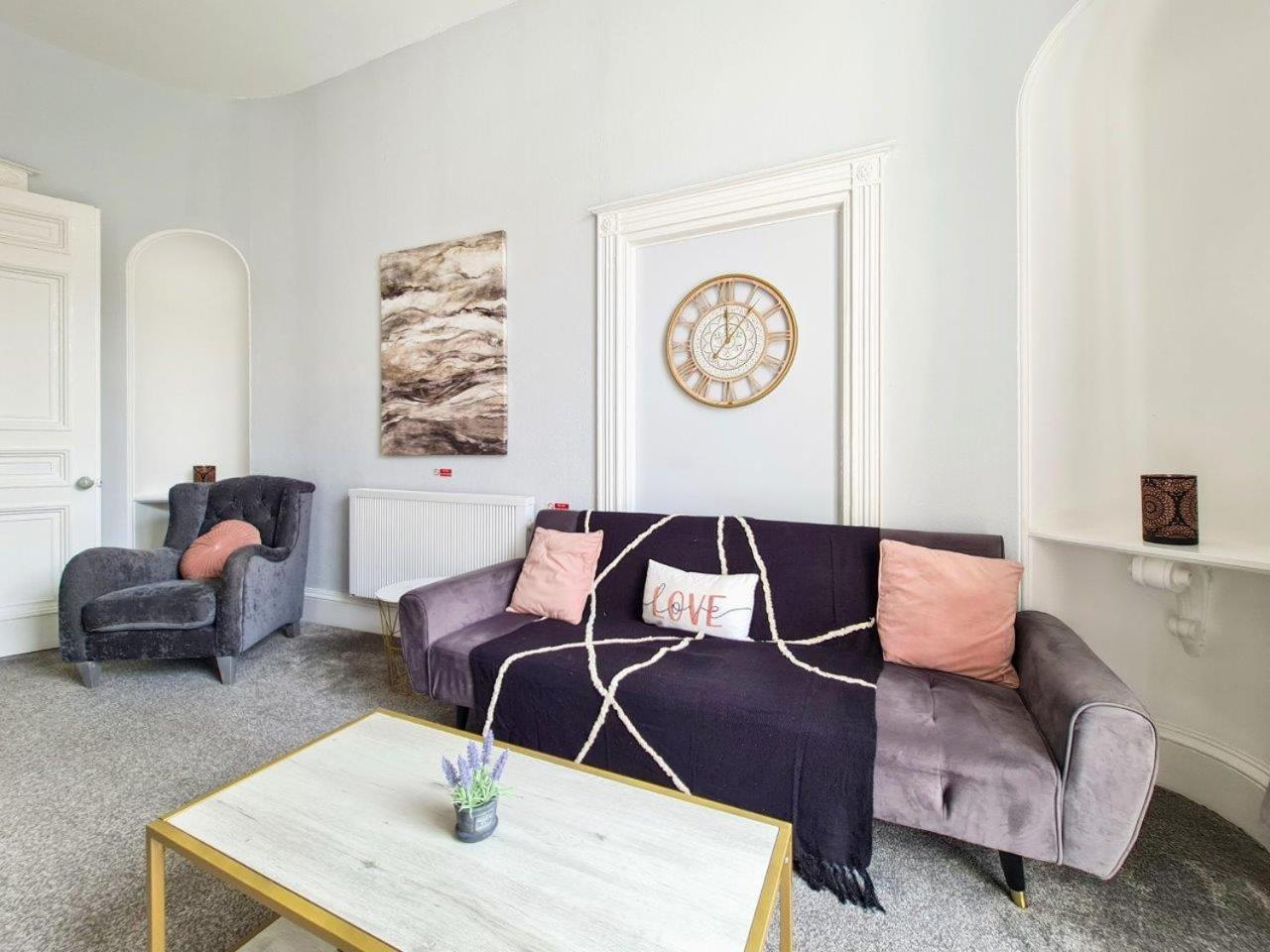 Margaret'S Terrace By Fortuna Property Cheltenham Buitenkant foto