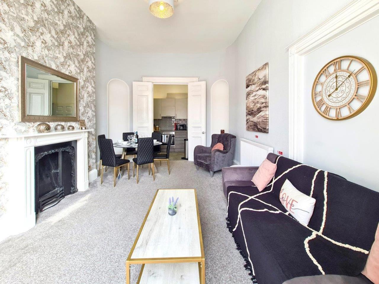 Margaret'S Terrace By Fortuna Property Cheltenham Buitenkant foto