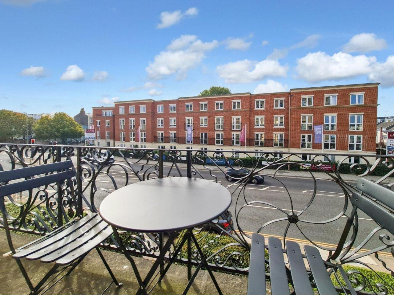 Margaret'S Terrace By Fortuna Property Cheltenham Buitenkant foto