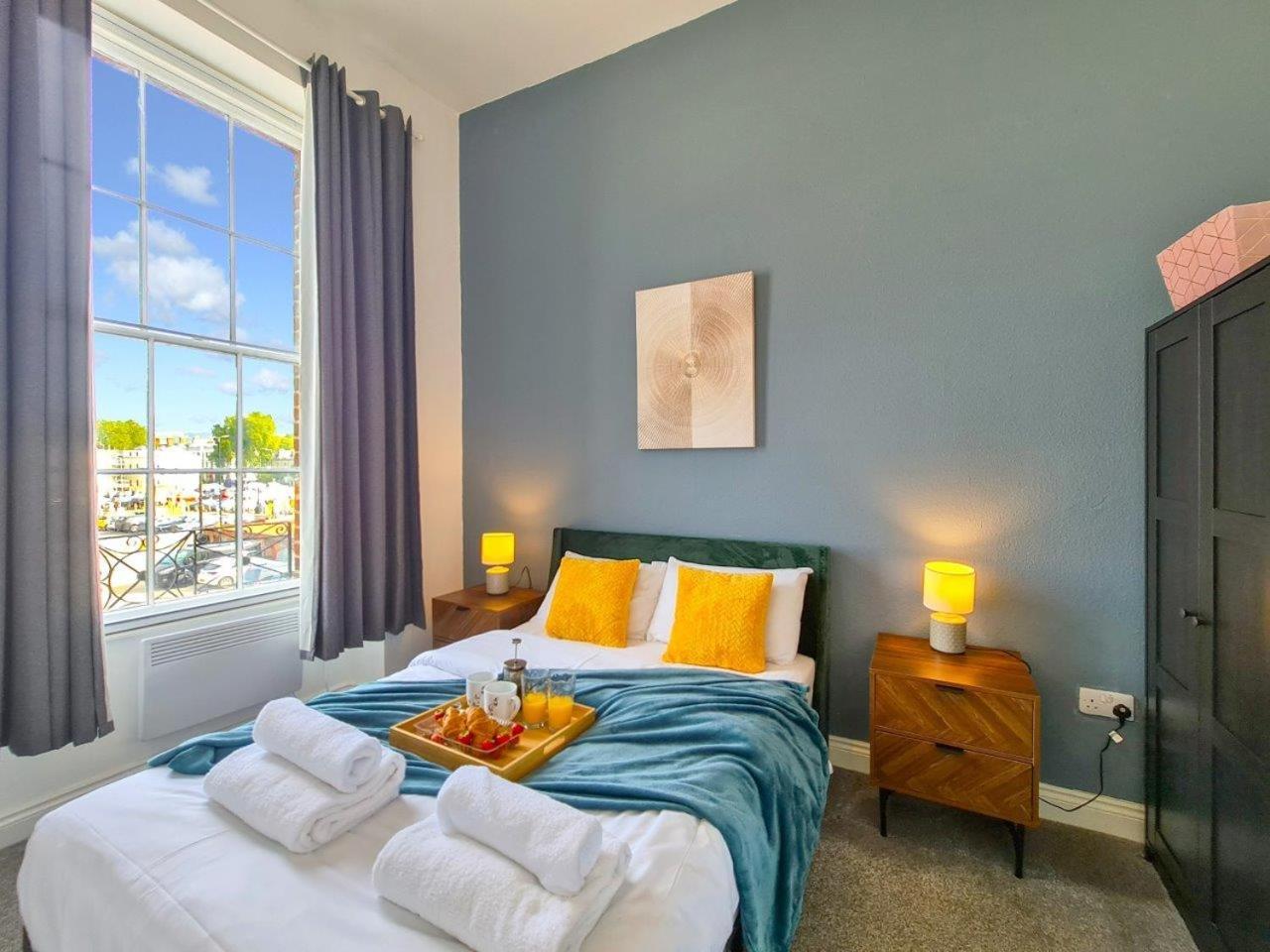 Margaret'S Terrace By Fortuna Property Cheltenham Buitenkant foto