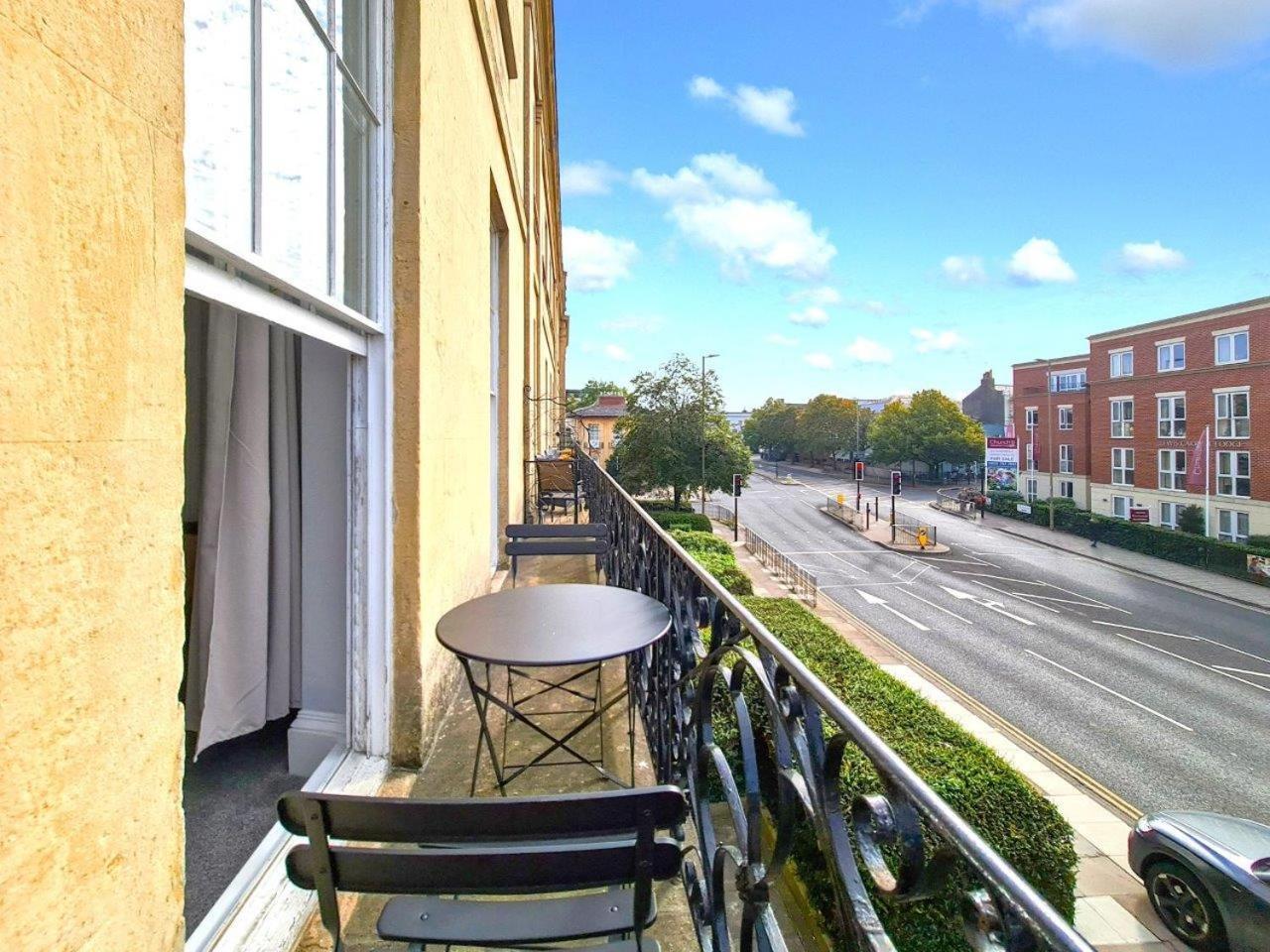 Margaret'S Terrace By Fortuna Property Cheltenham Buitenkant foto